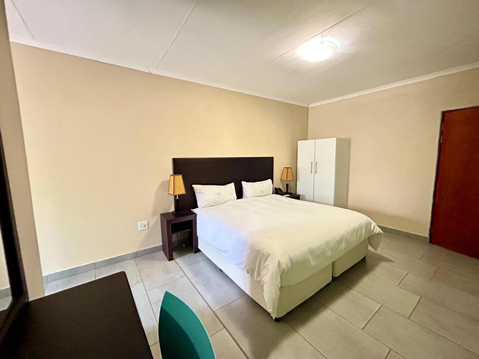 Karibu Leisure Resort Thapane Room photo
